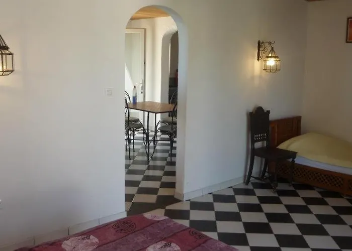 Morosi - Favone Apartmán *